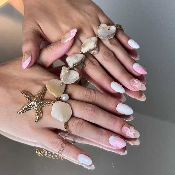 Pearl Blossom Nails – Soft Pink & White Floral Press-On Set