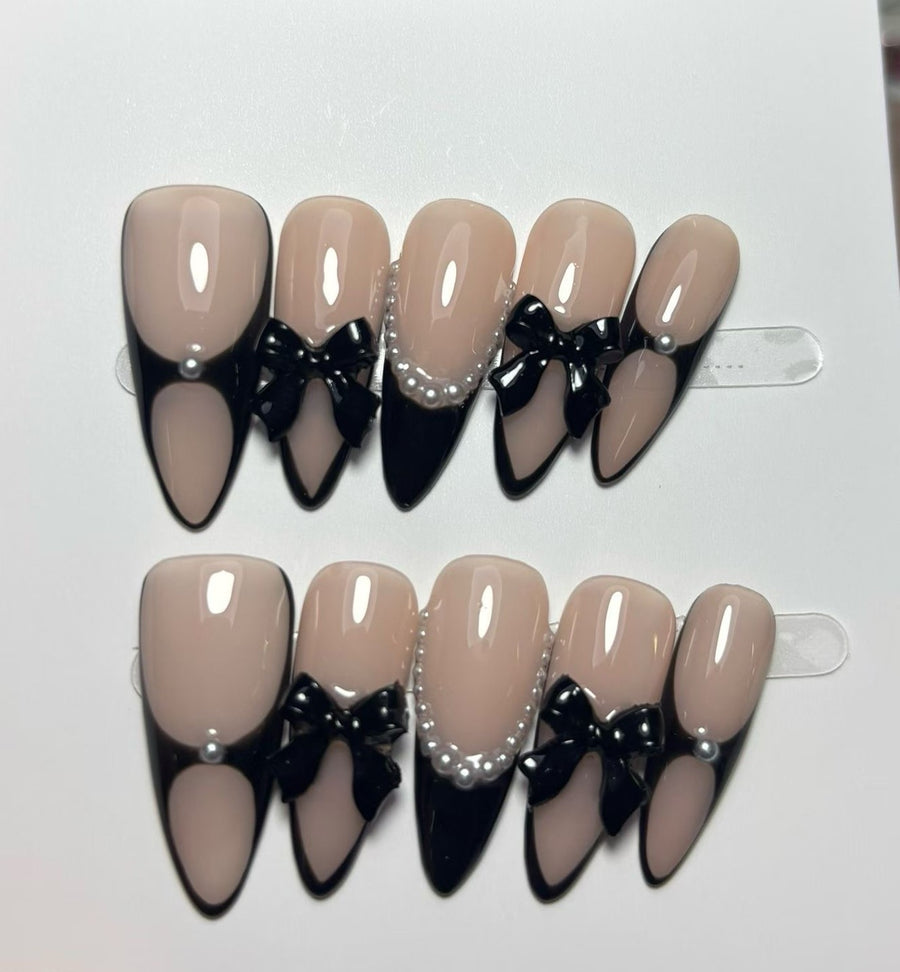 Little Black Bow Press-On Nail Set